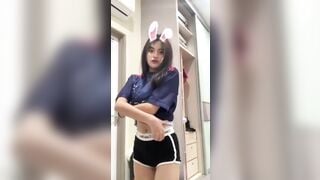 bé mới lớn tập tành show hàng thủ dâm cực nứng