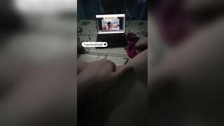 em SV nứng lồn thèm địt vừa xem sex vừa thủ dâm cực nứng