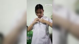 bé HS mới non tơ thủ dâm móc lồn nhẹ nhàng âm thanh cực sống động