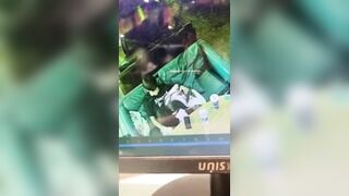 HS mới lớn vào quán nước bú cu làm tình cùng nhau ngay trong quán