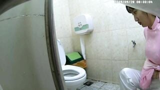 Clip quay lén WC công sở Việt Nam