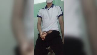 Vừa đi học về thủ dâm luôn