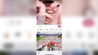 CLip Hot Douyin Live Bạn Trai Móc Lồn Nhầm Ứng Dụng
