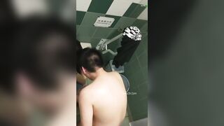 Sex Học Sinh Địt Nhau Trong Nhà Vệ Sinh Bị Bắt Quả Tang