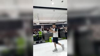 Quay lén dưới váy của nữ sinh Thái Lan