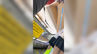Quay lén dưới váy của nữ sinh Thái Lan