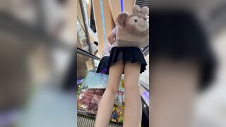 Quay lén dưới váy của nữ sinh Thái Lan