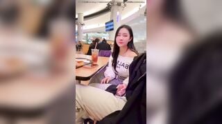 Oshiximiya bú cu sục cặc bạn trai public trong nhà hàng trung tâm thương mại