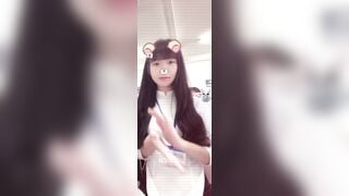có ai muốn xem ảnh lột bé này không nhỉ?