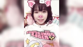 có ai muốn xem ảnh lột bé này không nhỉ?