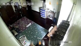 Sex Bố Dượng Gắn Camera Quay Lén Phòng Con Gái Mới Lớn