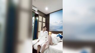 Sex Gái Teen Hết Tiền Lấy Lồn Ra Vay Tiền Ăn Chơi