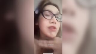 Clip Hot Bích Trúc Sinh Viên Trí Thức Chat Sex Online Bị Quay Màn Hình