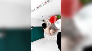 Sex Đặt Cam Quay Lén Em Vợ Tắm Khi Đi Làm Về