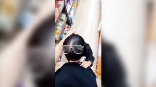 Clip Sex Sờ Bướm Gái Lạ Trong Nhà Sách Xong Gạ Đi Nhà Nghỉ