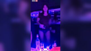 Đi Bar, Gặp e Sinh Viên VÚ TO bạo Mặc Quần Lót nhảy khiêu Dâm djt Nhau kích thích