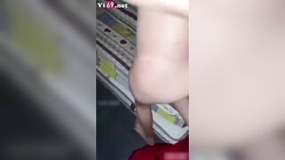 Clip Sex Vừa ra đóng cửa là em lao vào bú cu liền như bị bỏ đói lâu ngày