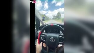 Clip Sex Đi trên đường hay ngồi chơi game em cũng đè anh ra chịch