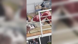 Quay Trộm Em Gái Họ Vừa Xem Sex Vừa Móc Lồn