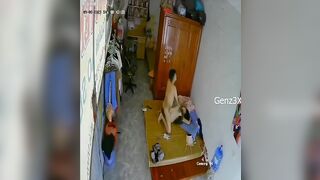 Sex Chị Chủ Shop Đang Livestream Bán Đồ Thì Khách Quen Vô Địt