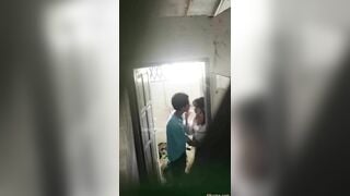 Sex Học Sinh Kéo Nhau Vào Nhà Hoang Địt Nhau
