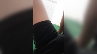 Mới sáng mắt chưa mở rõ con cu hồng hào đã nứng rồi sục có tí dịch ra quá trờ🙂