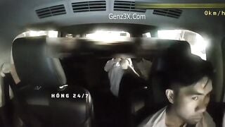Sex Cặp Đôi Ăn Kem Trên Xe Taxi