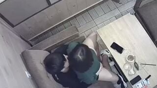 Sex Cặp Đôi Trẻ Trong Quán Cà Phê Địt Nhau Trên Ghế