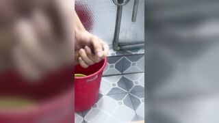 Sục cặc trước khi tắm 2