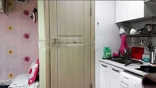 đôi bạn trẻ vừa địt nhau vừa nấu cơm
