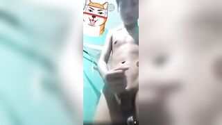 Cậu bé *** sục bắn tinh