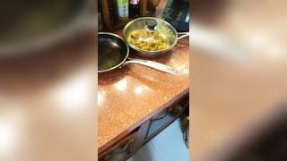 Thấy thèm quần lót quá nên quay lén chơi