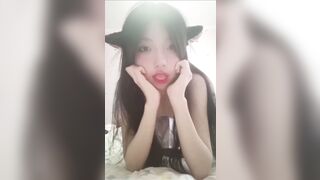 Mèo Xinh Dâm Đãng Cùng Con Hàu Khít Khìn Khịt Đỏ Hồng