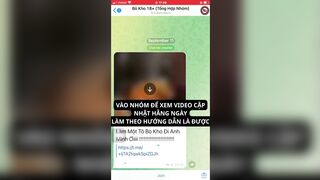Dẫn bé học sinh trung học cở sở vào phòng tắm cho em tắm rửa sạch sẽ rồi thịt