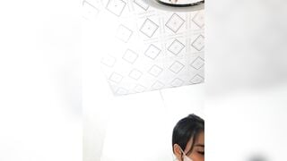 Dâm nữ nay k đi làm nên ở nhà livetream móc lồn chảy sữa chứ k bú cặc khách nữa 2