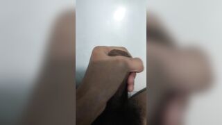 Mỏi tay quá cần bé nào sục dùm