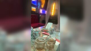 Karaoke thác loạn và skill gắp tiền bằng chem chép