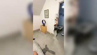 Clip Sex Thanh niên buồi to doggy em gái đít tròn