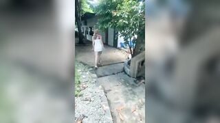 Địt gái xinh trong nhà vệ sinh hàng ngon vú to lồn ngon rên la kích thích