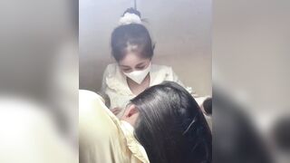 Chỉ là mực dính lên áo thui mà