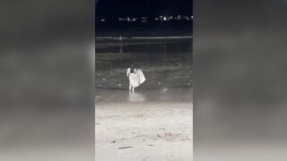 Biển này nổi loạn quá!