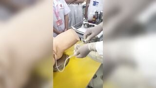 ngượng chín mặt. May chỉ là mô hình..