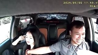 Nghề Tài Xế Nó Bạc Quá Vừa Lái Xe Vừa Phải Bóp Vú
