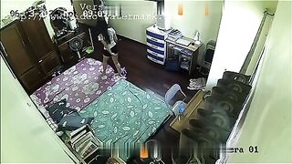 Bố Dượng Gắn Camera Quay Lén Phòng Con Gái Mới Lớn 2