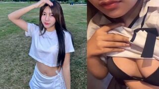 Nữ Sinh Dâm Lồn Hồng Móc Bướm Trong Nhà Vệ Sinh Trường