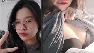 Em Ngọc (Eheh) Đang Học Bài Mà Tự Nhiên Nứng Quá