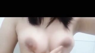 Kiều Linh Genz Ngực Vừa To Vừa Căng