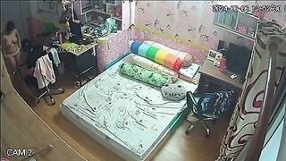Camera Quay Lén Gái Mới Lớn Thay Đồ Vú Siêu Ngon