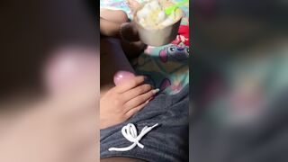 Em Ny Thích Vừa Ăn Kem Vừa Bú Cu