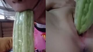 Trần Linh 2ka7 Với Quả Mướp Đắng 30 Cm Ngập Lồn